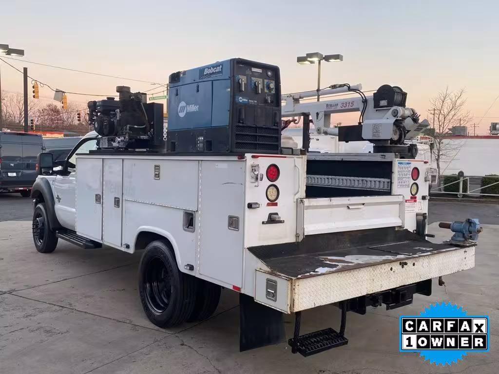 2013 Ford F-550 - 1FDUF5HT4DEB59331 - Image #11