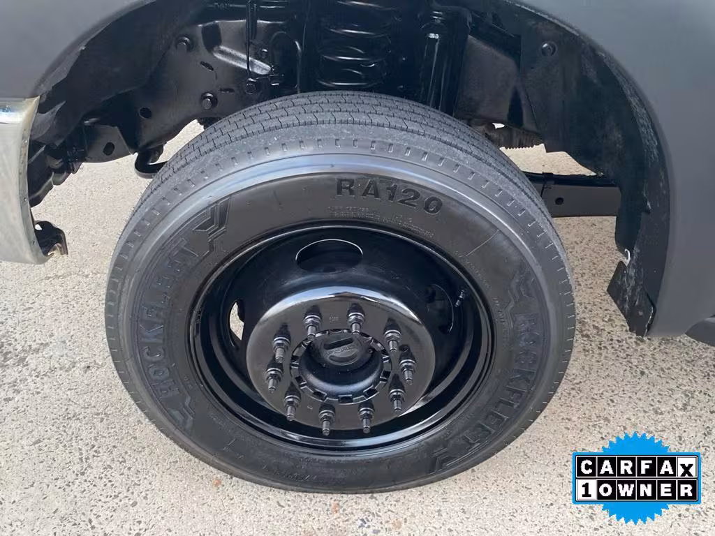2013 Ford F-550 - 1FDUF5HT4DEB59331 - Image #17